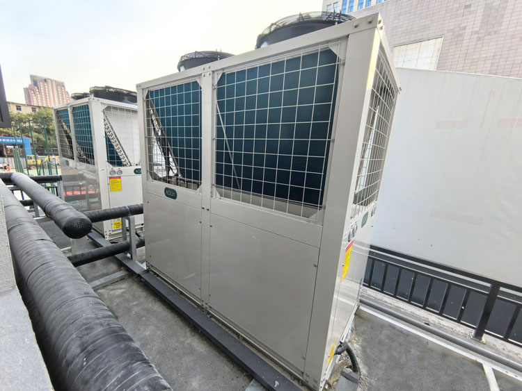 空氣源恒溫?zé)岜? width=